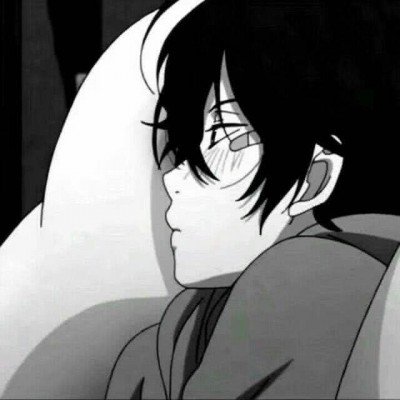 男子觉得老婆辛苦 偷化妆品相送